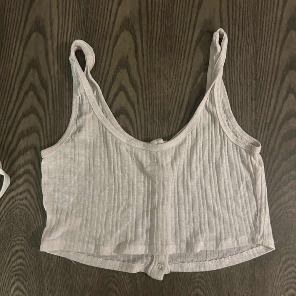 Cropped, Ribbed Button-Up Tank Top - Picture 2 of 3